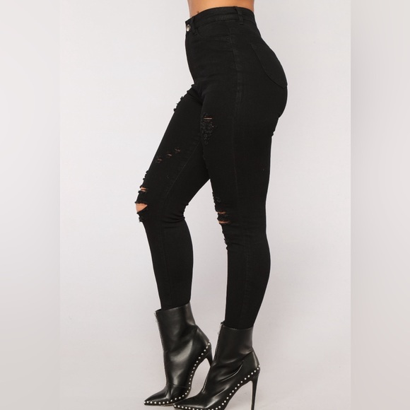 Fashion Nova Black Distressed Jeans Size: 9/29 - Picture 3 of 8